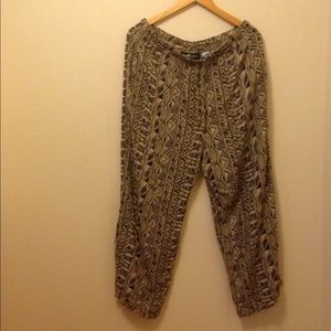 Sag Harbor palazzo pants. Size M. Rayon.